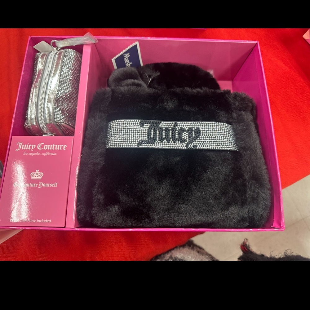 Juicy Couture Gift Set with silver pouch✨